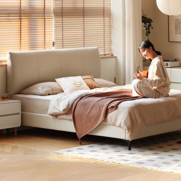Hikari Leather Bed